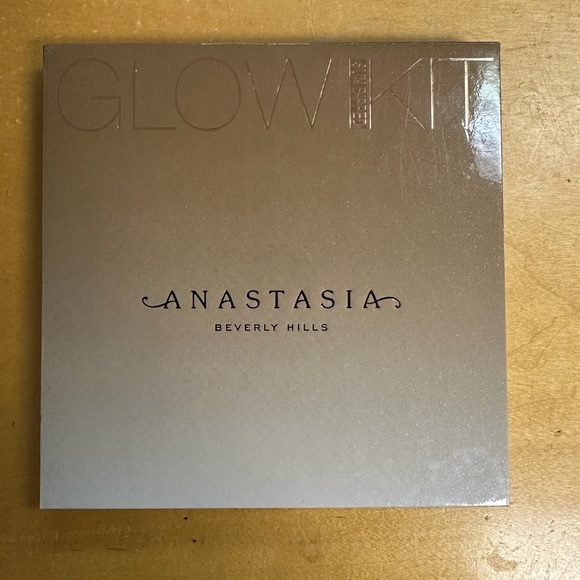Anastasia Beverly Hills Palette Bundle - Cream Contour Kit & Glow Kit - Picture 2 of 7